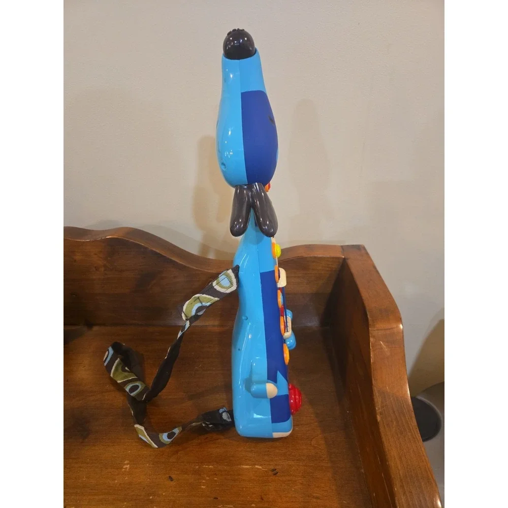 B Toys Electric Guitar Interactive Woofer Hound Dog Musical Instrument Tested VG